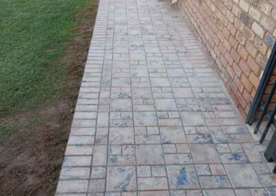 Montana Park Residential Swimming Pool Paving Using A Mix Of Various Wetcast Pavers 4