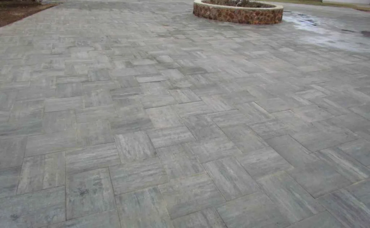 Driveway Paving Pretoria & Centurion 10 Urban large flagstones packed in a herringbone pattern across a residential driveway in Irene, Centurion